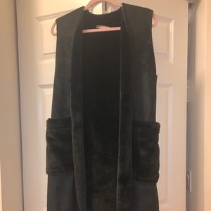 Sleeveless Faux Fur / Suede jacket